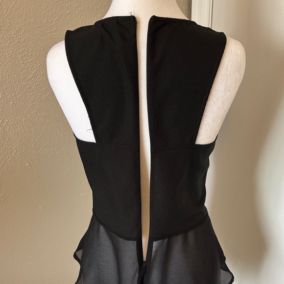 Embroidered Black Sleeveless Blouse - Picture 6 of 9